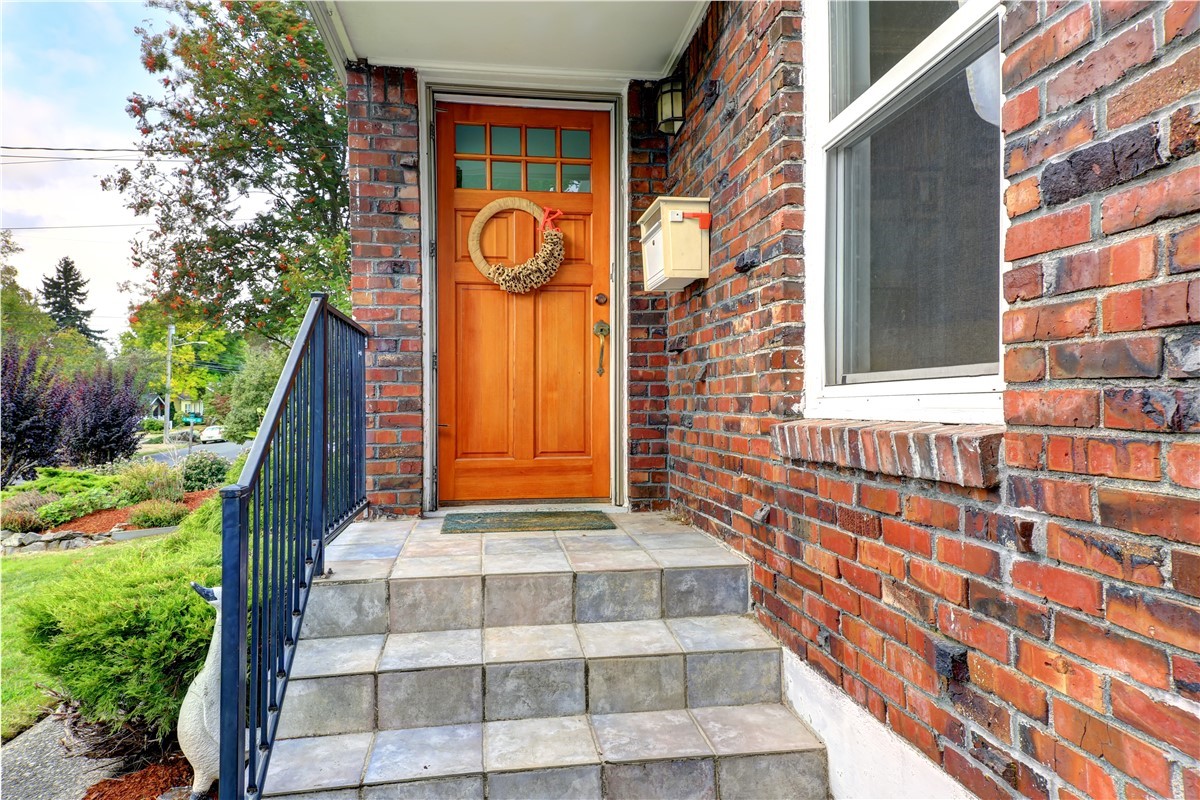 Doors - Entry Photo 4